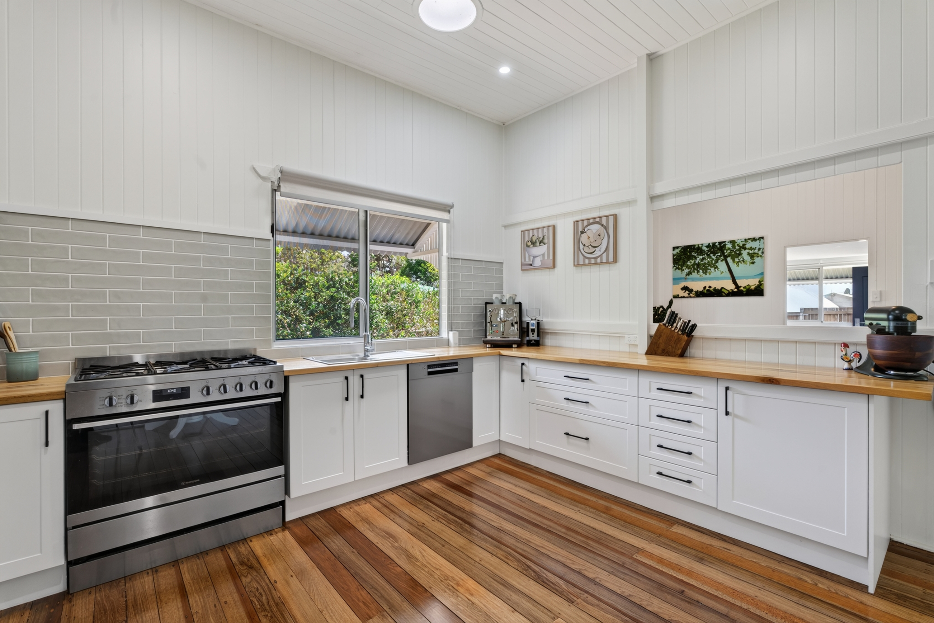91 Robert Street, Atherton