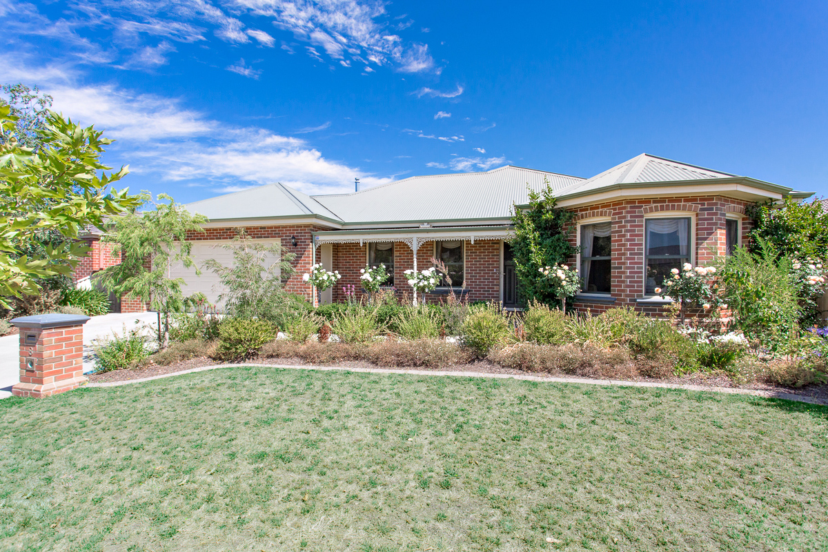8 Falcon Drive, Invermay Park Bartrop Real Estate