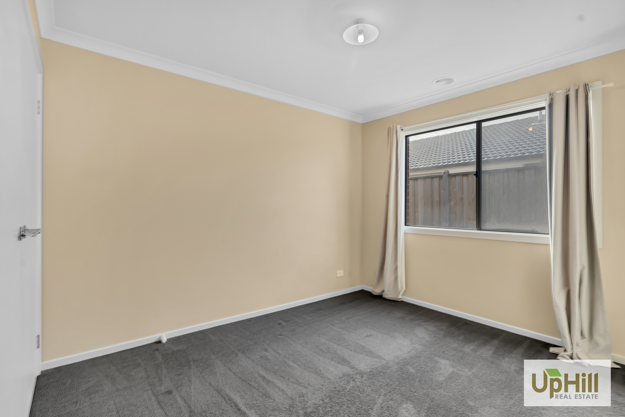 10 Carisbrooke Way, Clyde North Uphill Real Estate