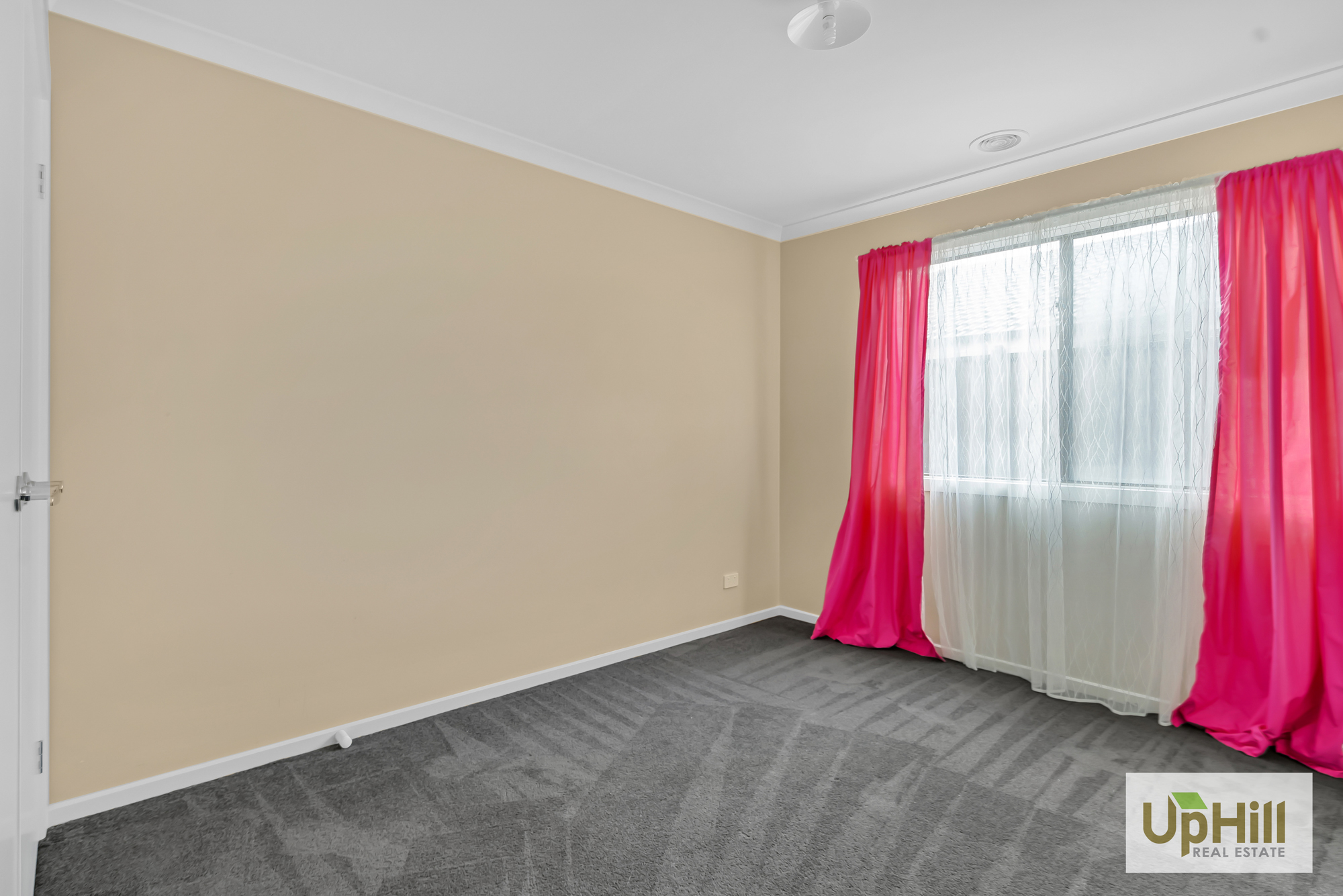 10 Carisbrooke Way, Clyde North Uphill Real Estate