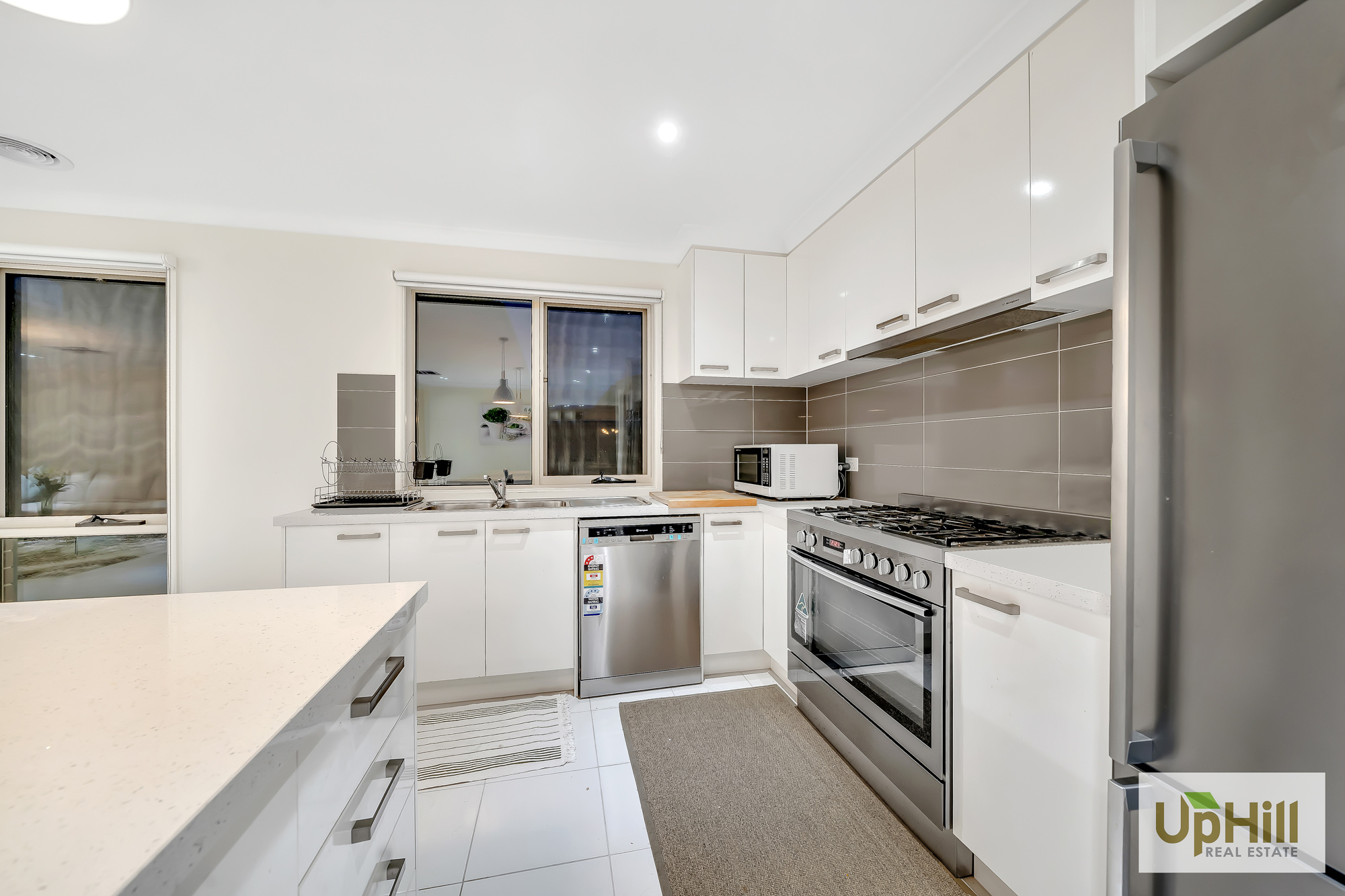 18 RIVERSTONE BLVD, Clyde North Uphill Real Estate