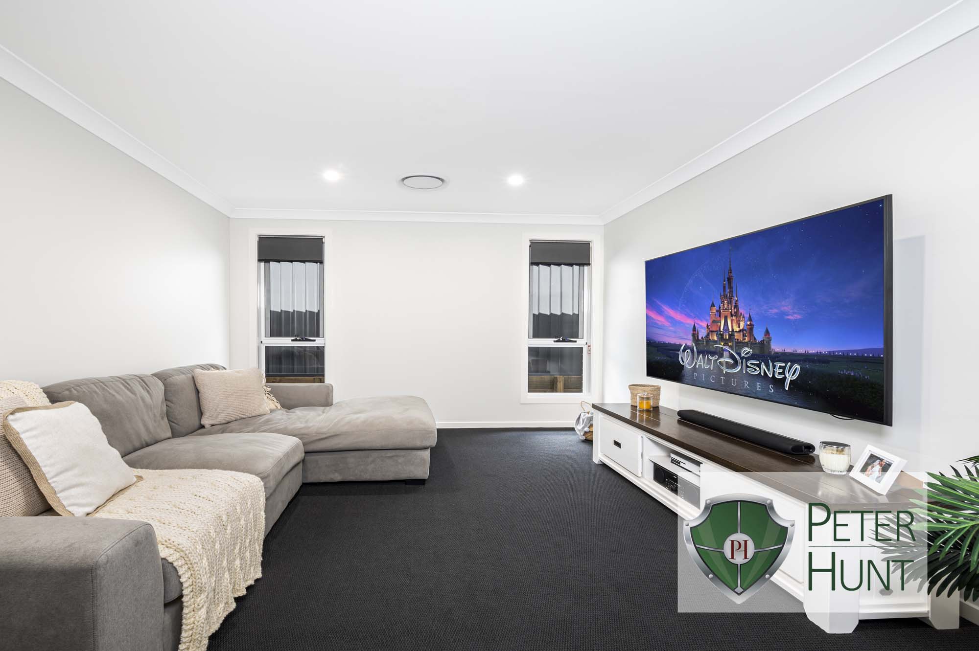 8 Highland Crescent, Thirlmere Peter Hunt Real Estate