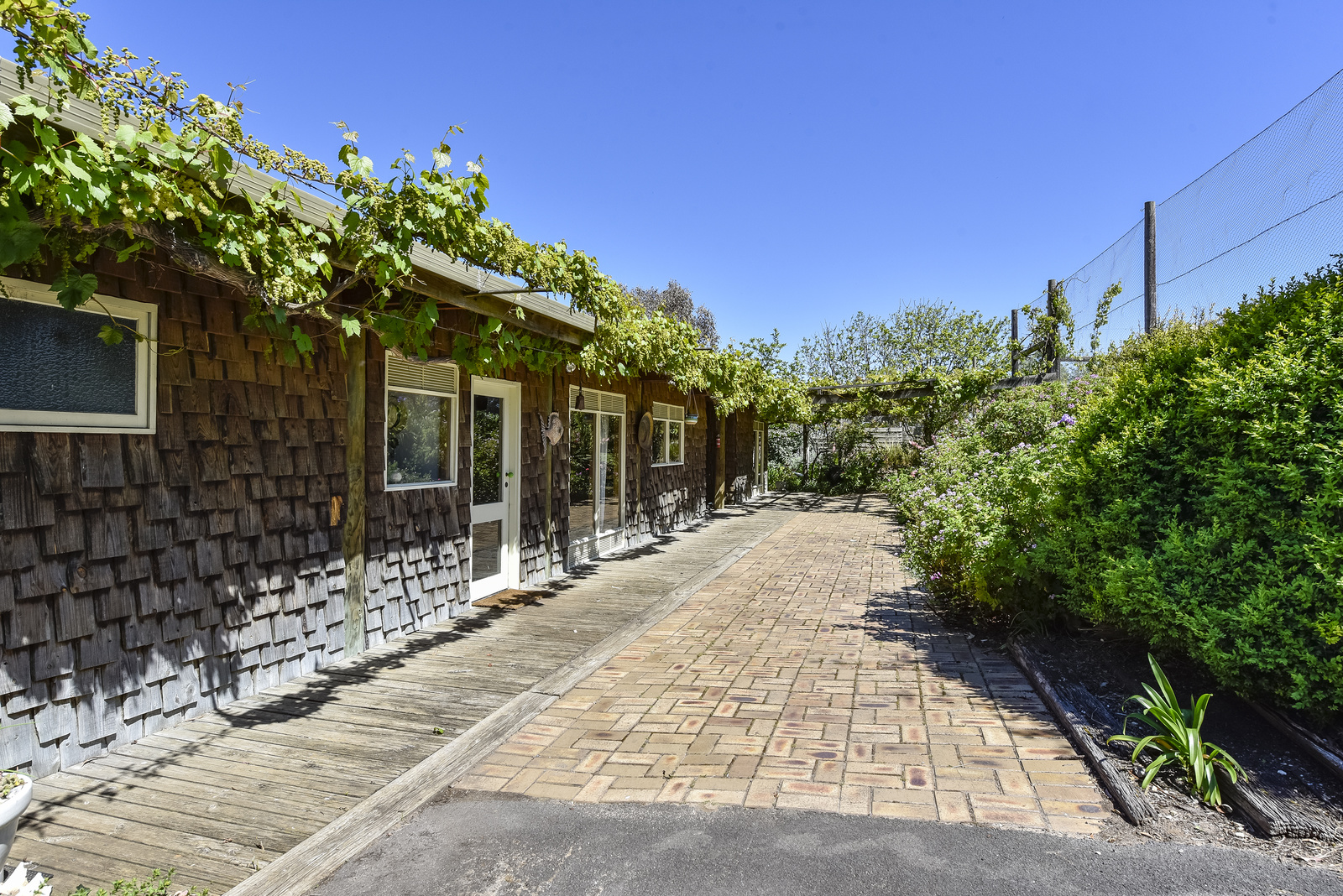 29857 Princes Highway, Yahl Gebhardts