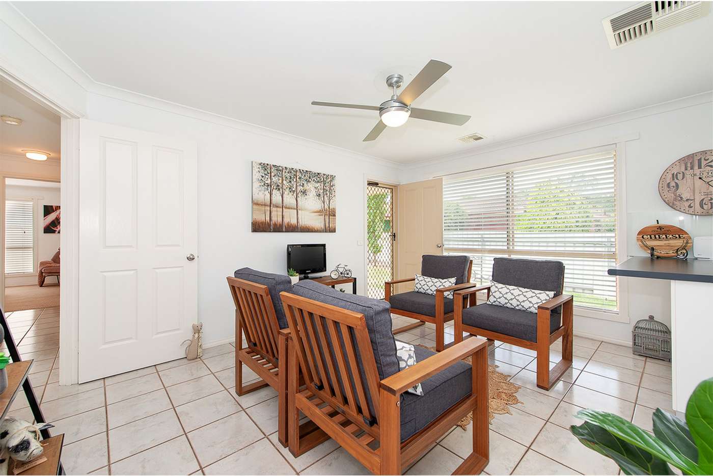 2 / 14 Worsley Place, Lavington The Rental Specialists Real Estate