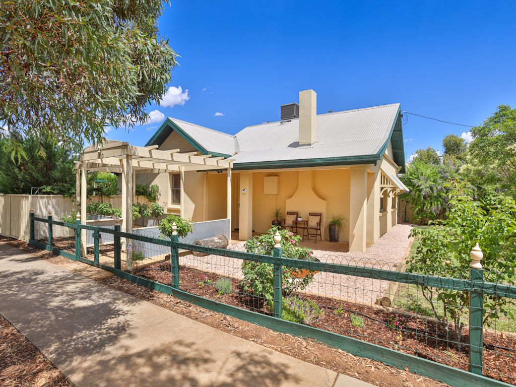 100 Magnolia Avenue, Mildura Mildura Property Advisers