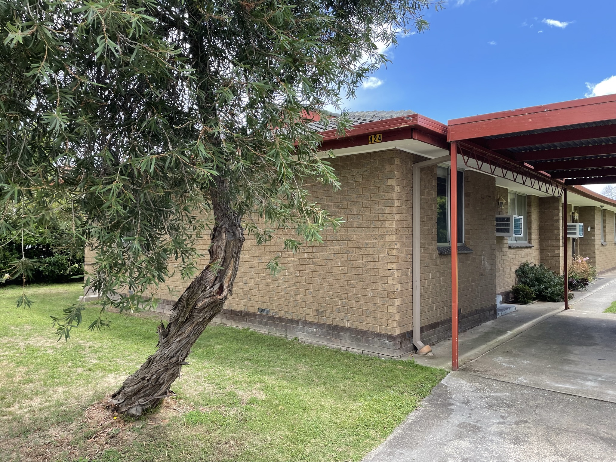 1 / 424 Douglas Road, Lavington Ian Ritchie Real Estate