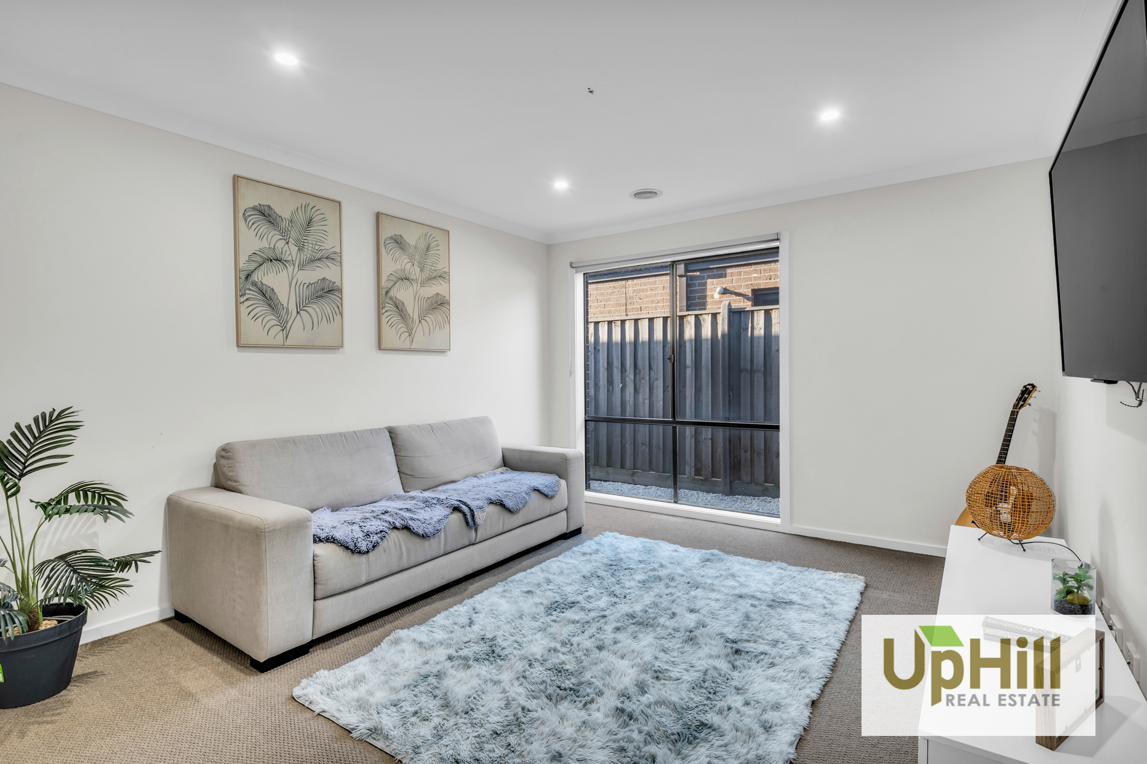 6 Landsdowne Avenue, Clyde North Uphill Real Estate