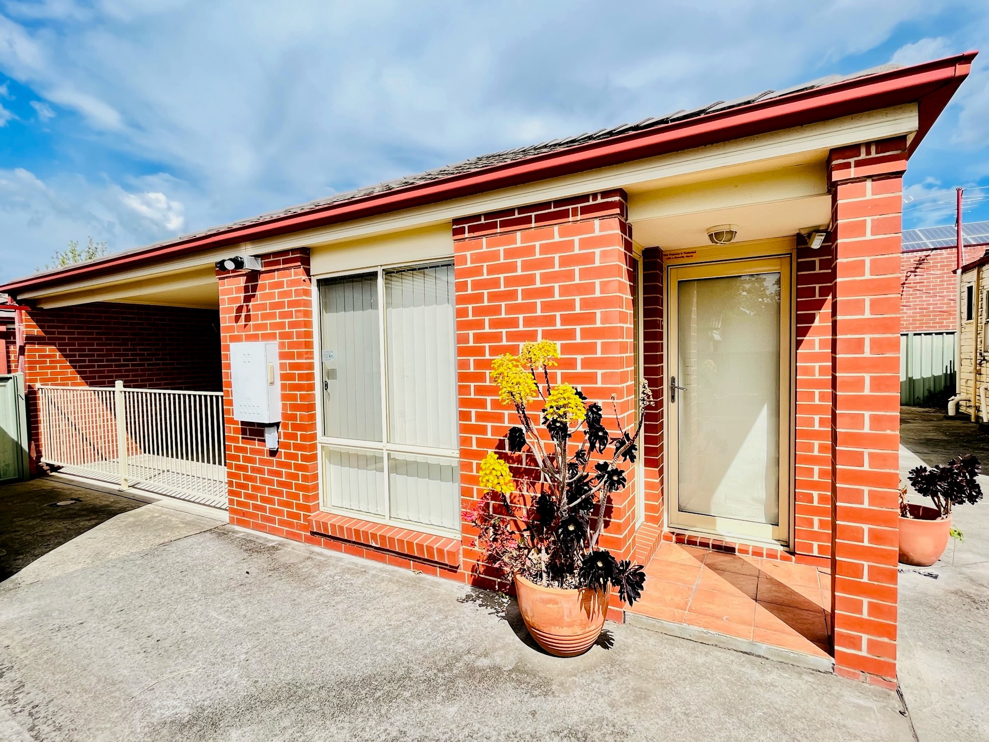 214B BEECHWORTH ROAD, Wodonga sellbuyrent