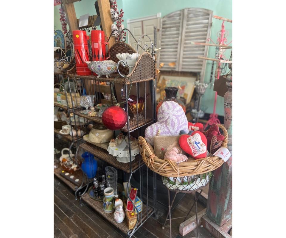 Artisan and antique Going out of Business sale