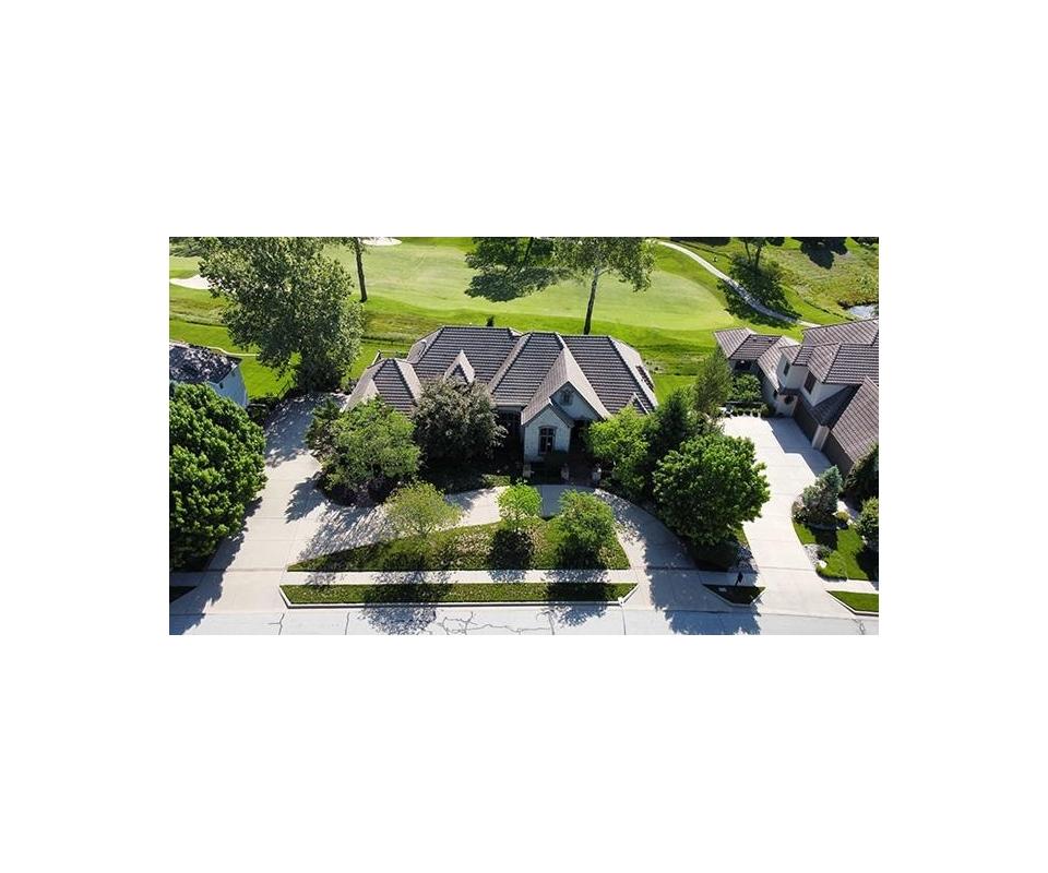 Estate Home in Parkville MO