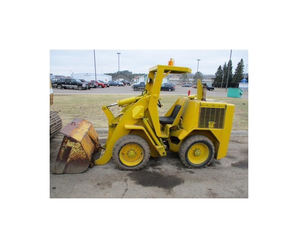 HIBBING COMMUNITY COLLEGE DIESEL DEPARTMENT EQUIPMENT / LOADERS DOBID
