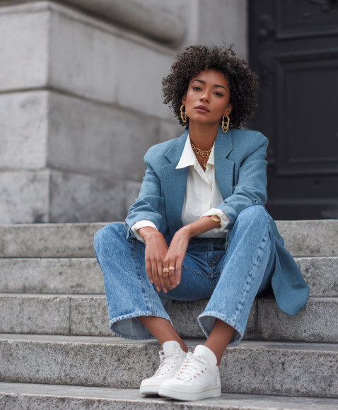 5 ways to elevate your V-neck and jeans outfit