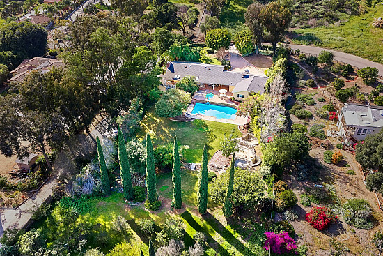 Laura Lothian - 10155 Vista de La Cruz