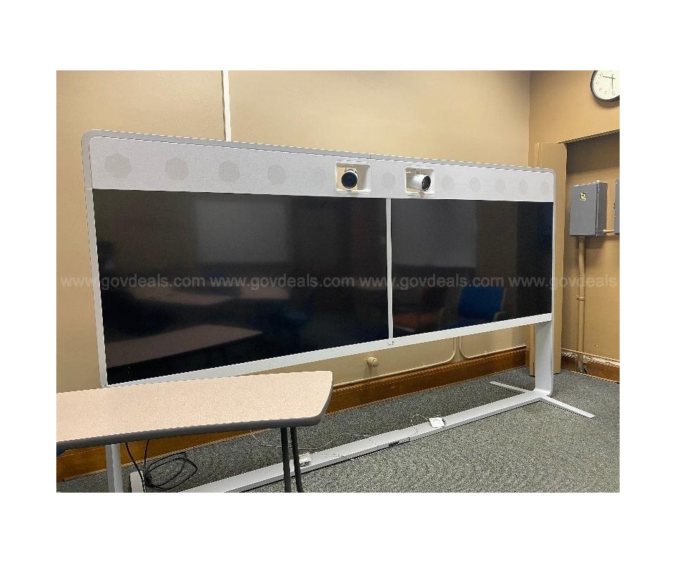 Cisco TelePresence MX800 - Dual 70 inch Displays
