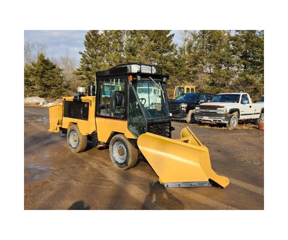 MT Trackless MT6 Snow Removal Equipment