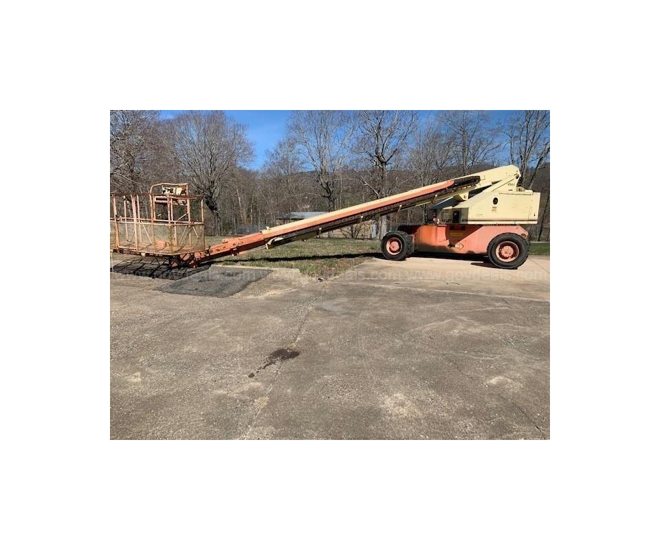 JLG Snorkel lift