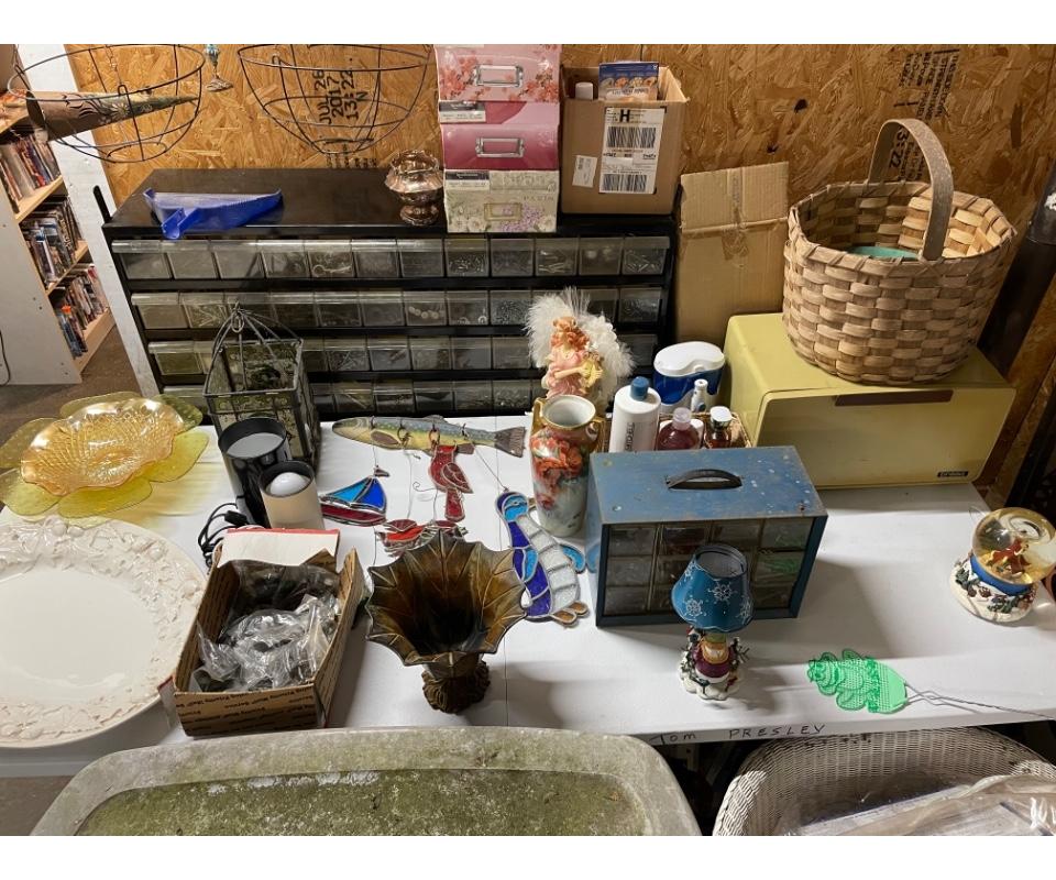 Auction Apple Street perryville