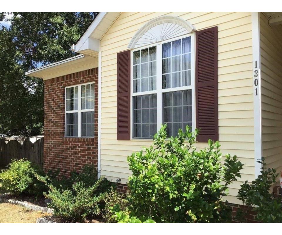 Home in Waterford Green in Apex!