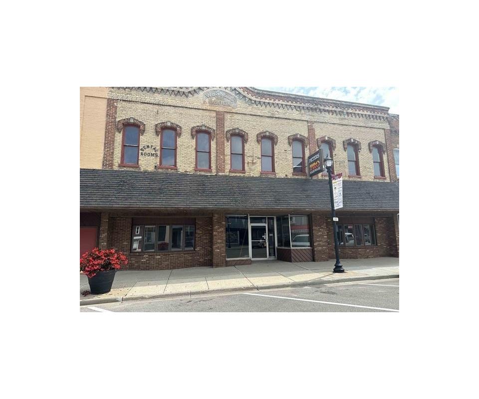 MULTI PARCEL COMMERCIAL REAL ESTATE ST. LOUIS MI. THE FORMER PETERS