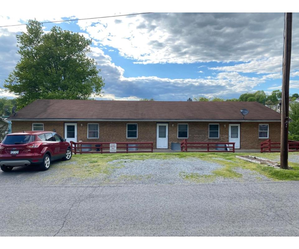 6 Unit Apartment Building Near WVU & Hospitals