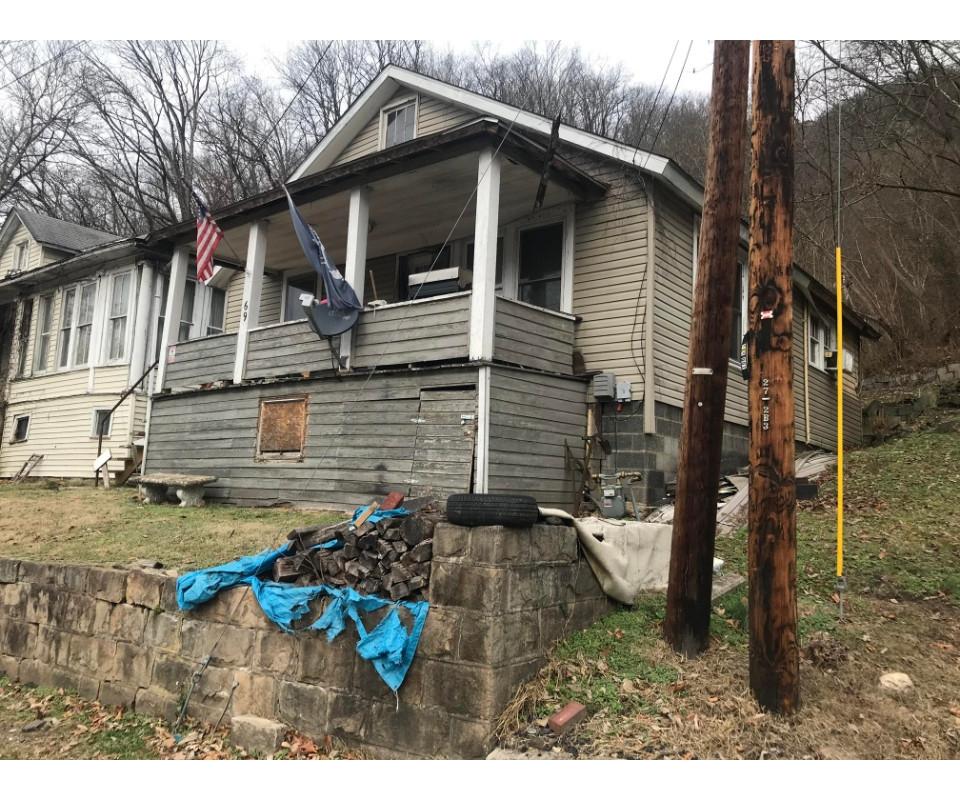 2 Homes on a Corner Lot in Charlton Heights