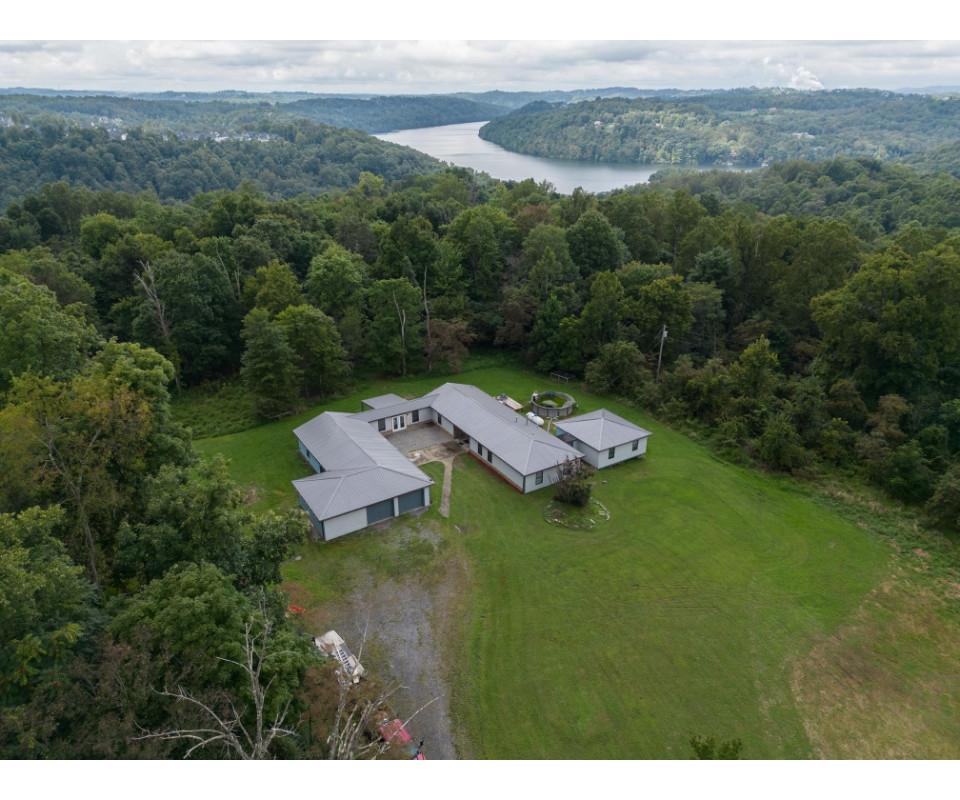 4 Bedroom on 3 Acres Near Cheat Lake Park