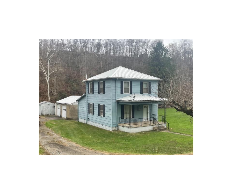 2 Bedroom Home in Pine Grove Selling to the Highest Bidder