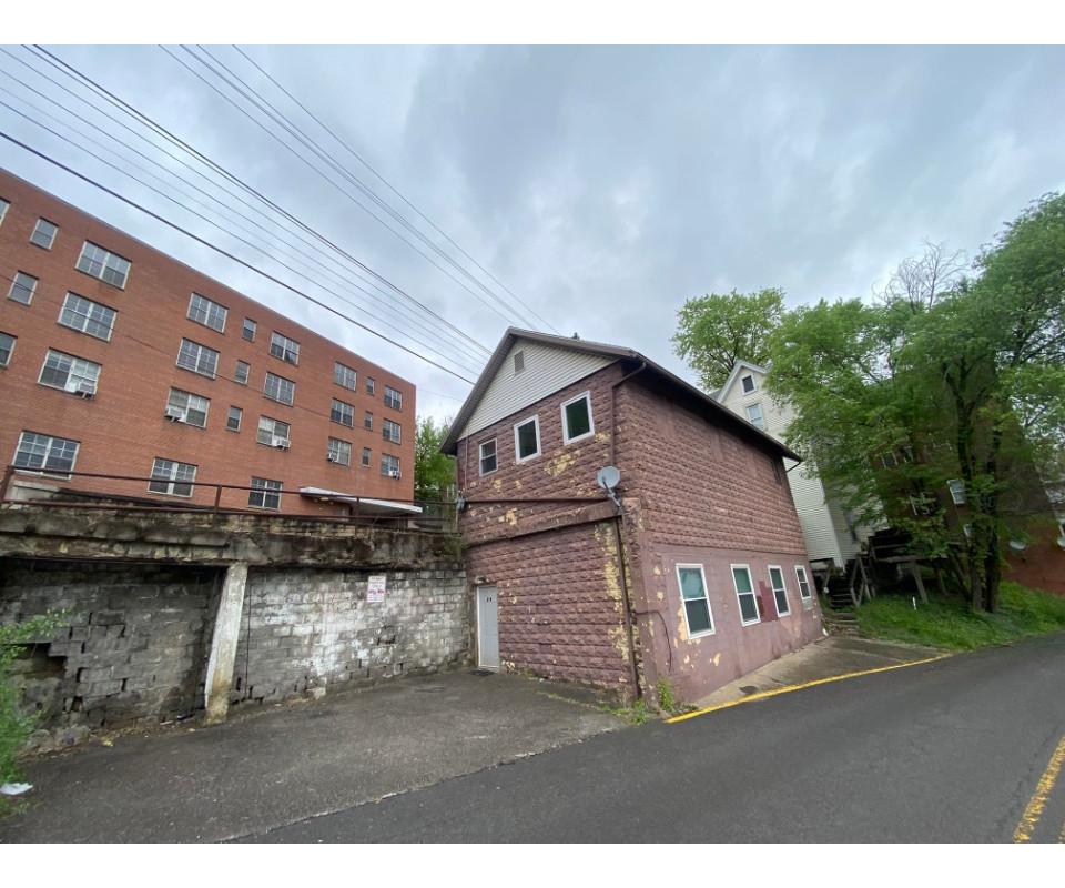 2Unit WVU Student Rental with Parking