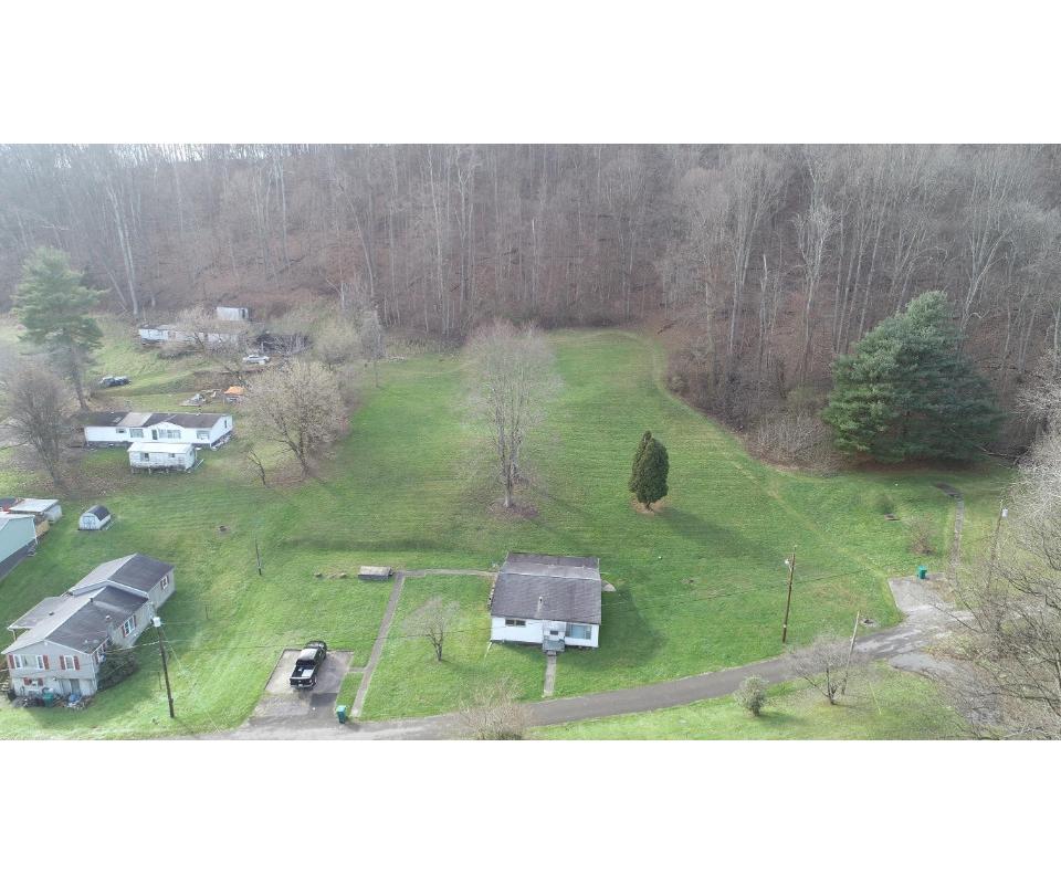 3 Bedroom on Nearly 2 Acres with Mobile Home Hookups