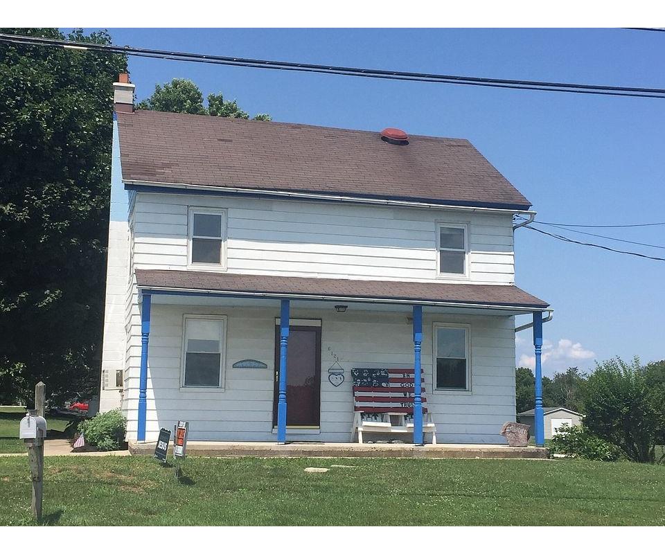 Colonial Farmhouse REAL ESTATE Dover, PA