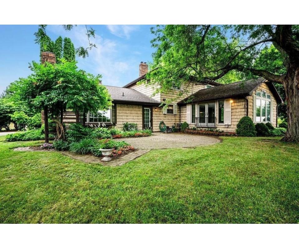 918 Barry Rd, Haslett Residential Real Estate Auction