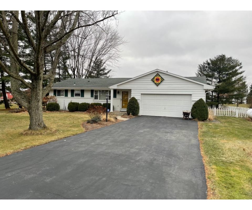 MINIMUM BID AUCTION 149,000! 5778 N Elliston Trowbridge Rd