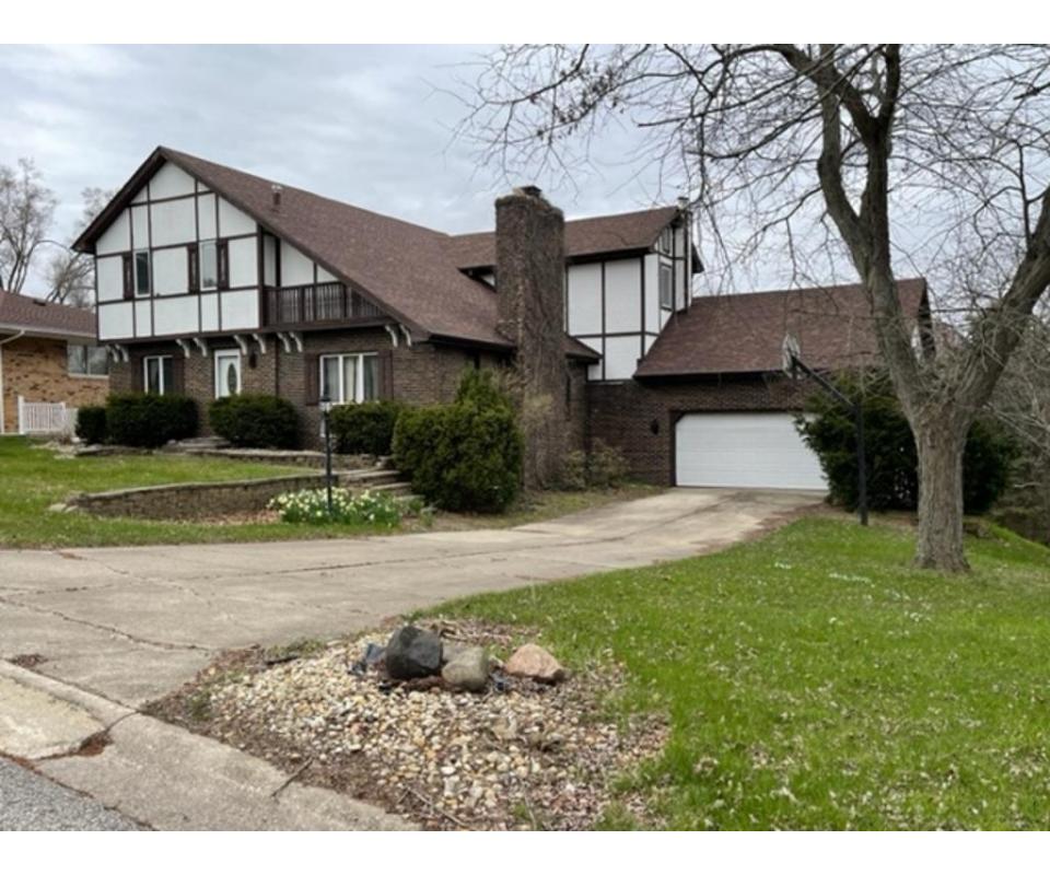 OLO Shorewood Forest Real Estate Auction Valparaiso, IN