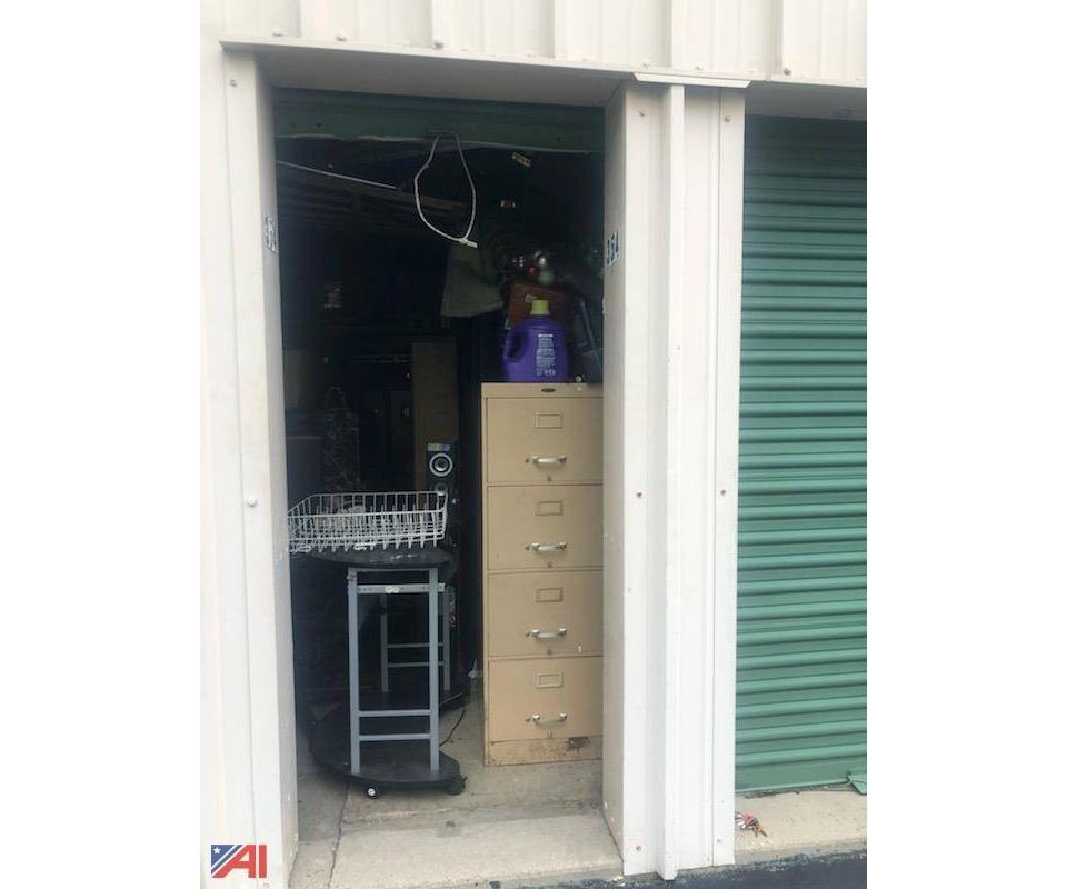 Storage Unit AuctionNY 30100