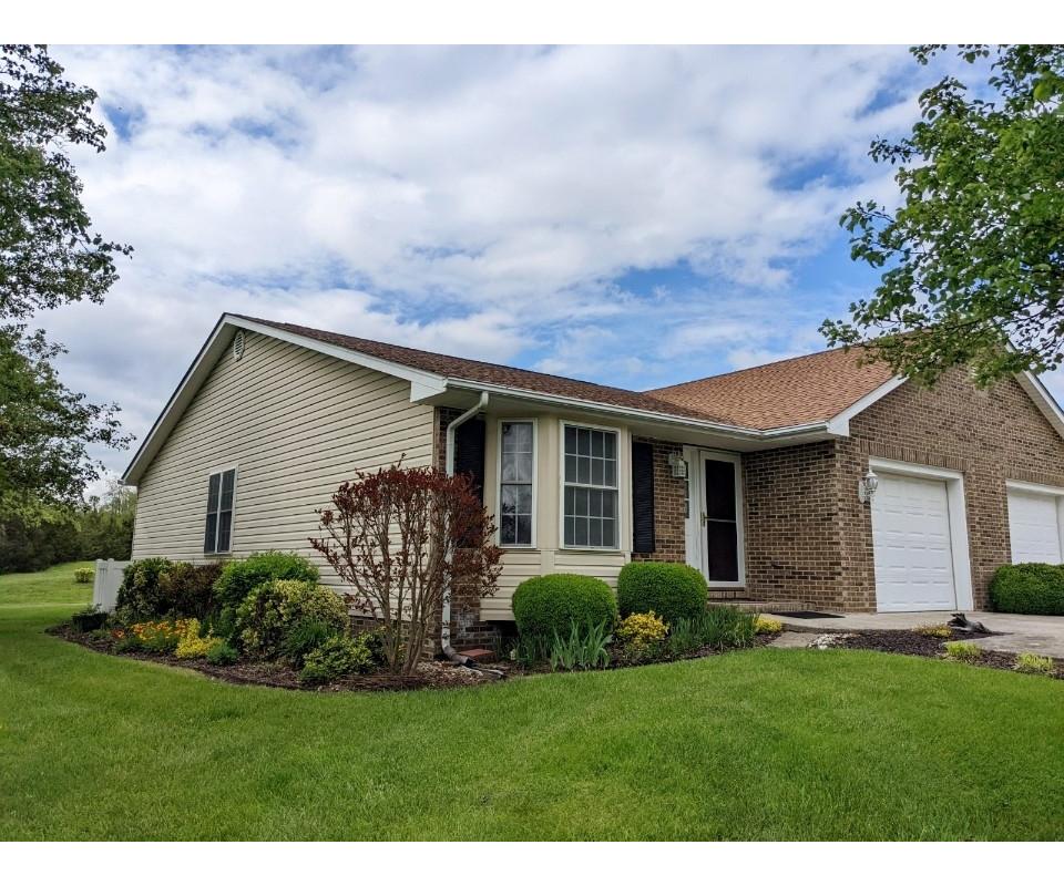 Two Bedroom Single Level Townhome In Fishersville VA