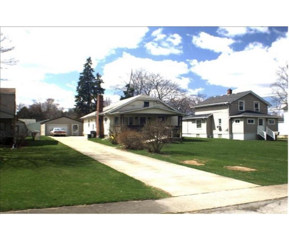 838 Beechwood Dr., Girard, OH 44420