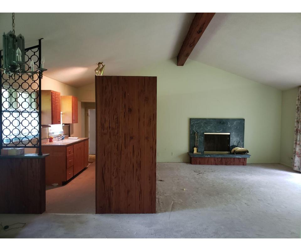 2332 East Lake Shore Drive Springfield, IL 62712 1,875 Sq. Ft 3 Bedroom