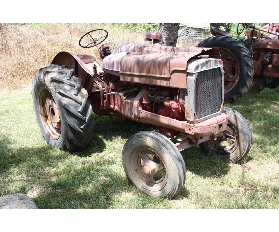 Hayes Vintage Tractor Collection Auction