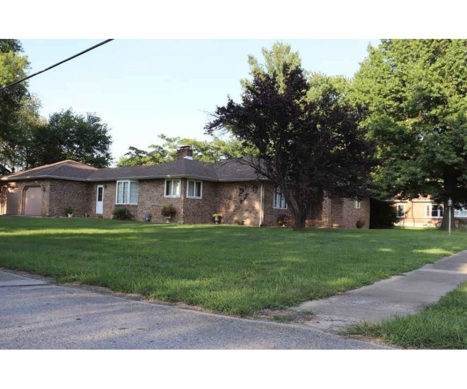 210 W Florence, Sesser, IL