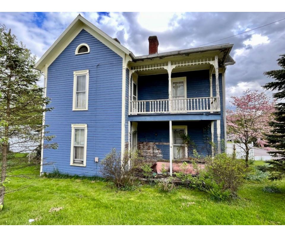 West Milford 3 Bedroom Home on Corner Lot