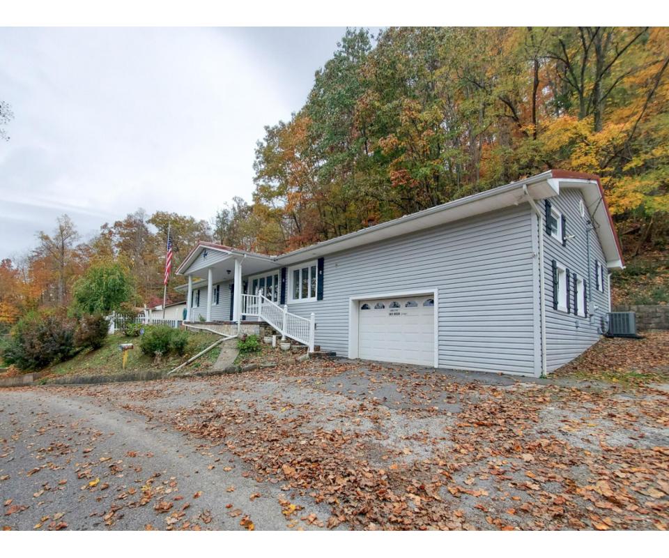 Gauley Bridge Home on 1.4 +/ Acres