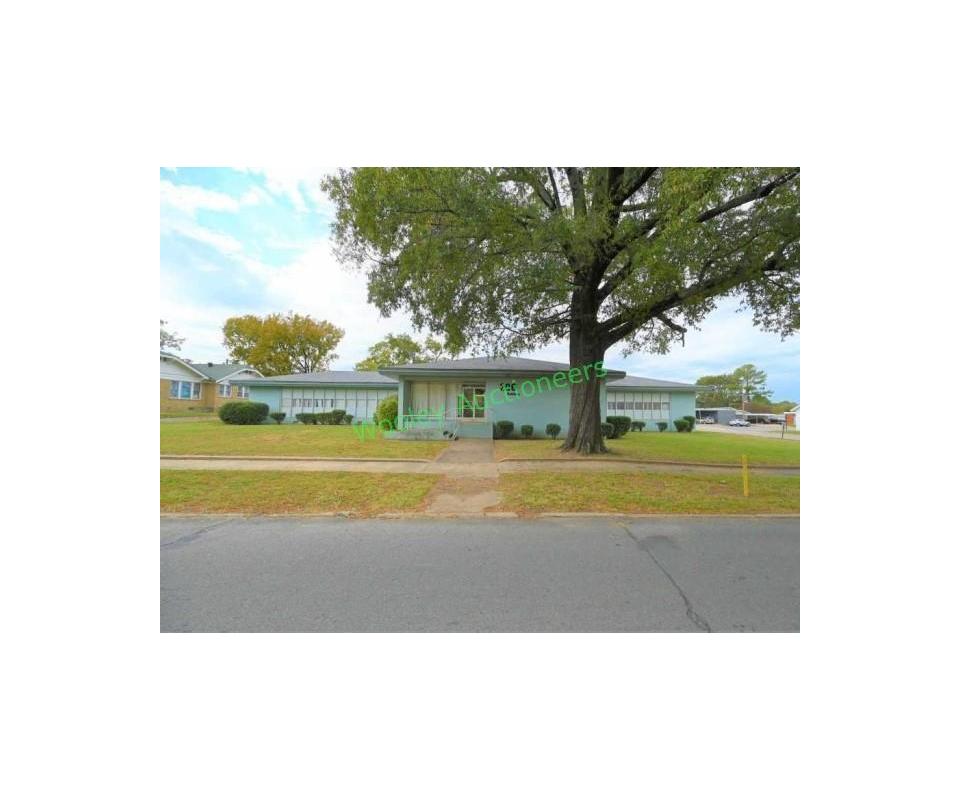 200 S. MOOSE ST. ONLINE REAL ESTATE AUCTION MORRILTON, AR