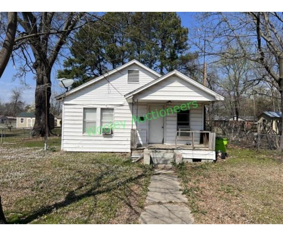 REAL ESTATE & PERSONAL PROPERTY AUCTION LONOKE, AR