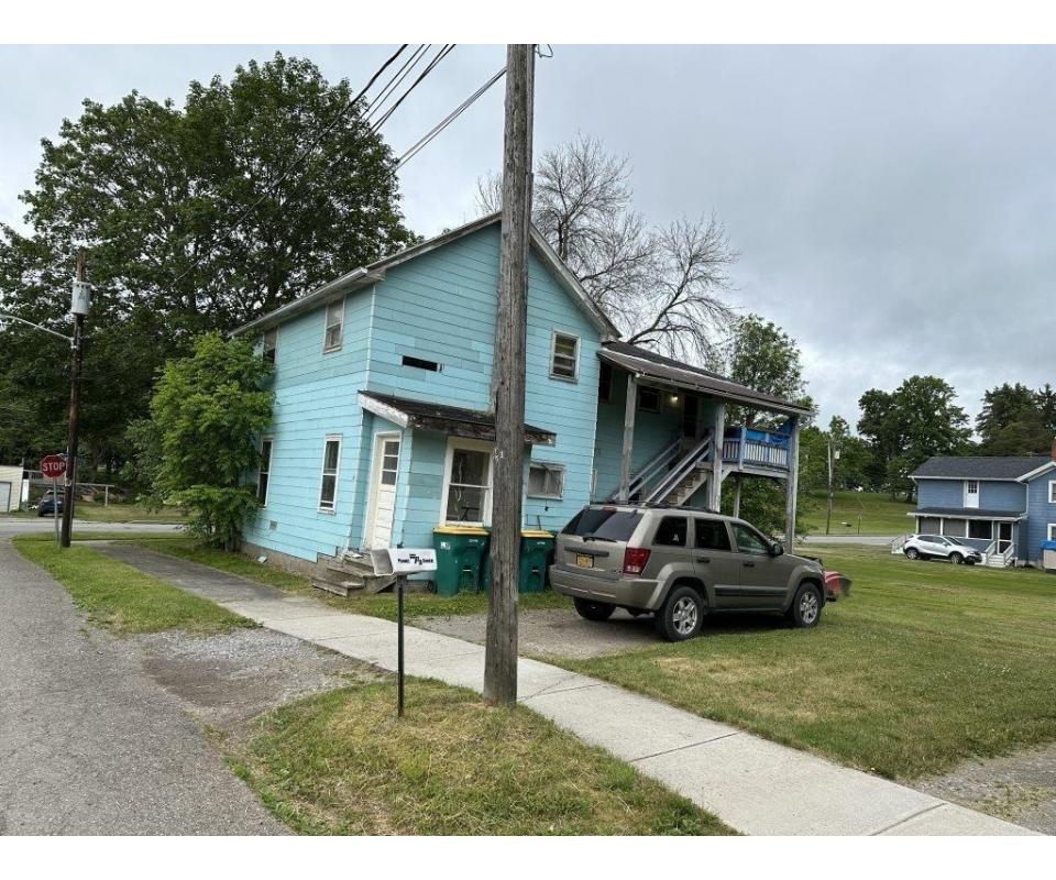 Real Estate 2 Unit Apartment In Castile, NY