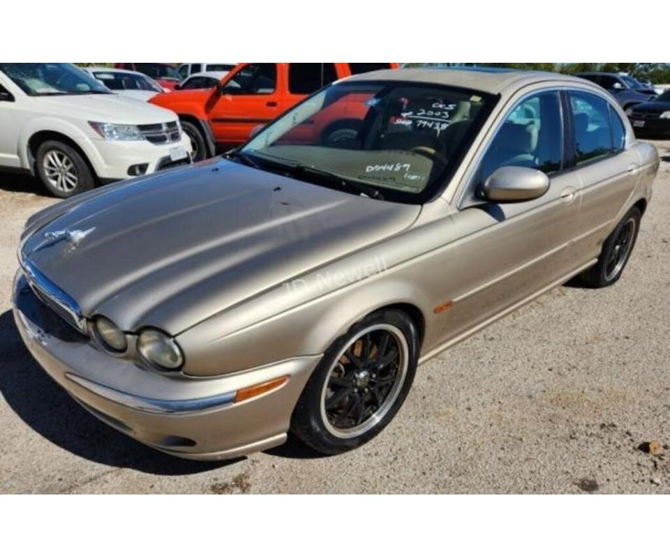 700CITY VEHICLE STORAGE