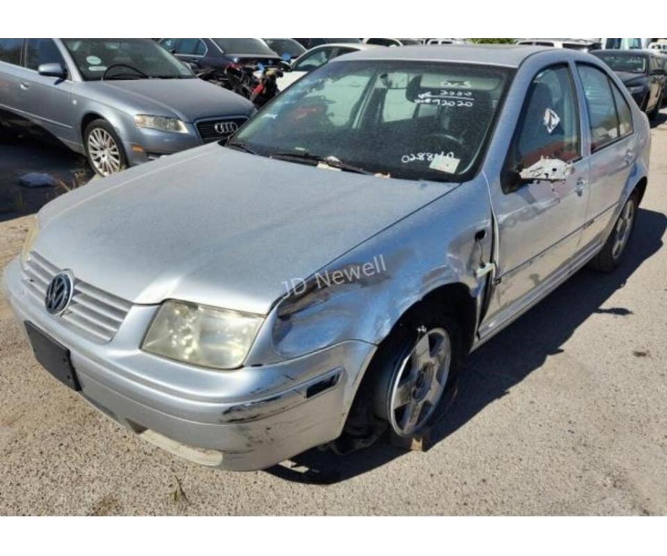 869CITY VEHICLE STORAGE