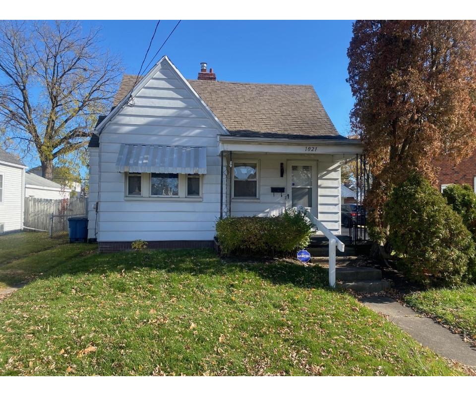 South Toledo Home with 2 Beds, Basement with Large Attic, Garage