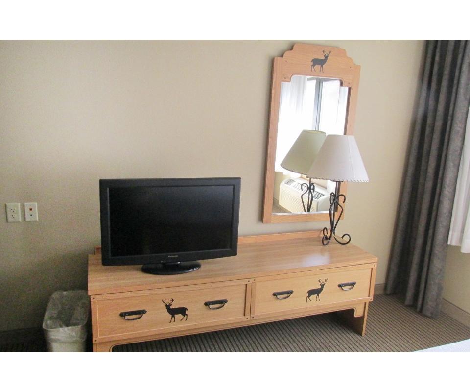 Live OnSite Hotel Furnishings Auction