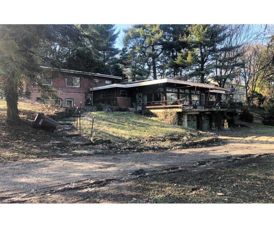 Great location on Olentangy River Road Worthington Schools