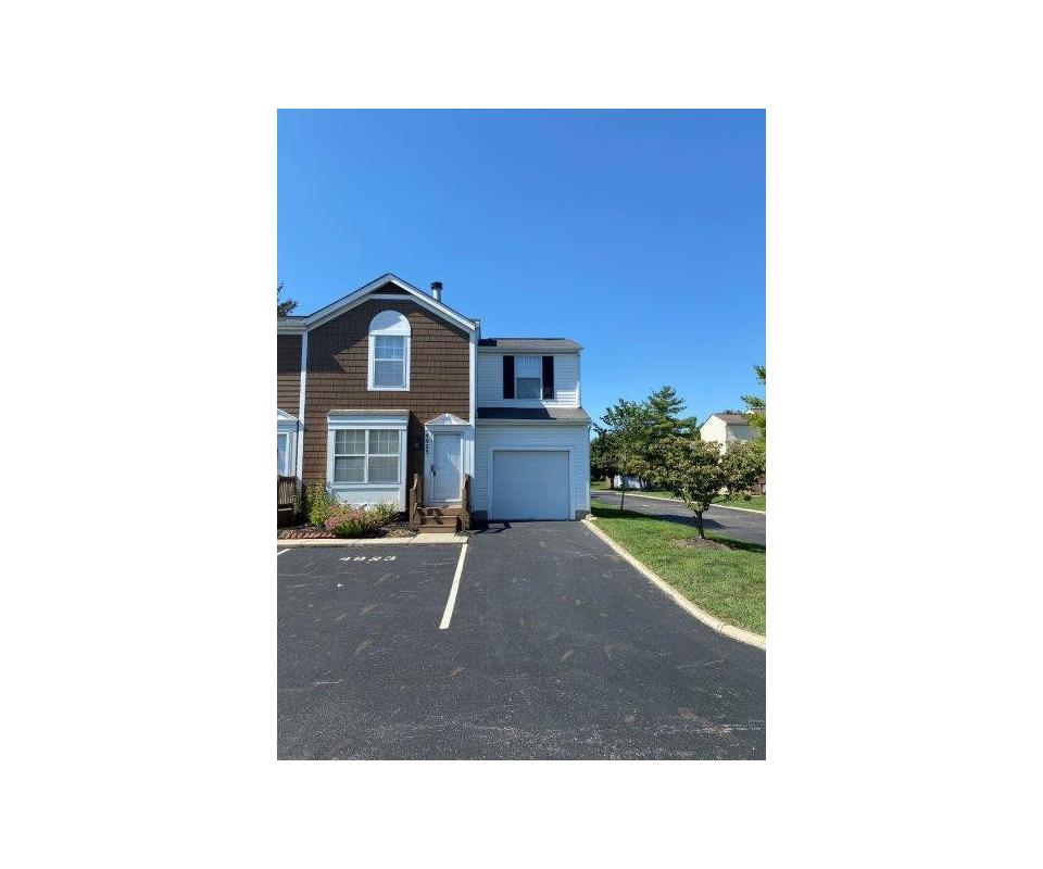HILLIARD, OH 3 Bedroom Condo in Hilliard Heights